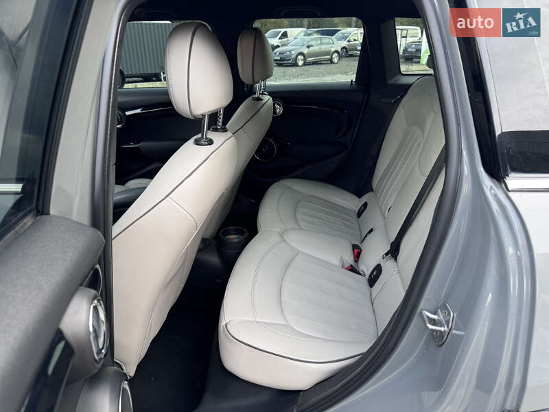 Хэтчбек MINI Hatch 2016 в Киеве
