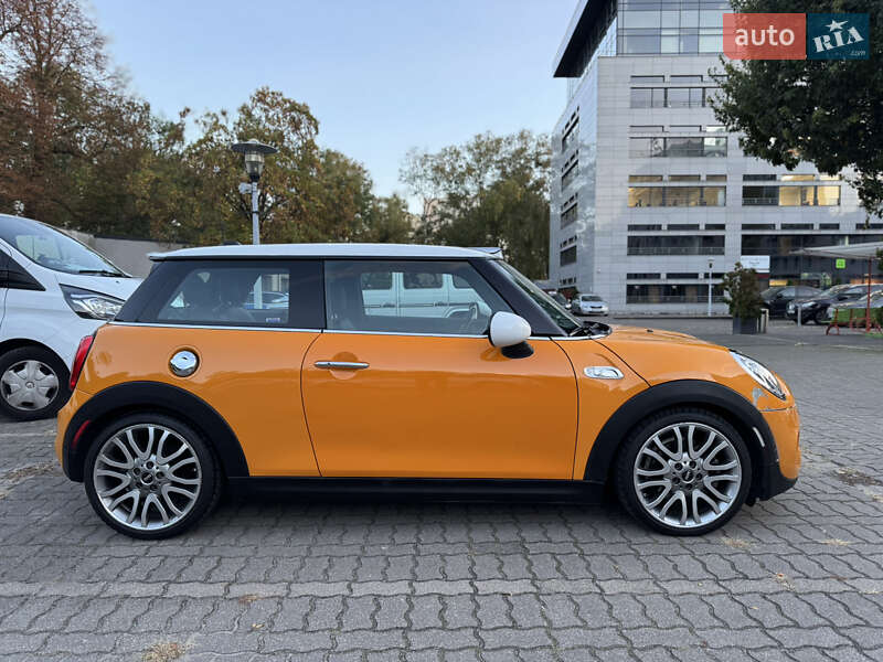 Хетчбек MINI Hatch 2015 в Львові