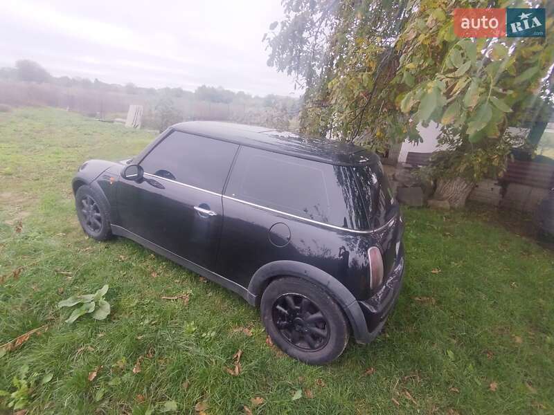 Хэтчбек MINI Hatch 2002 в Киеве