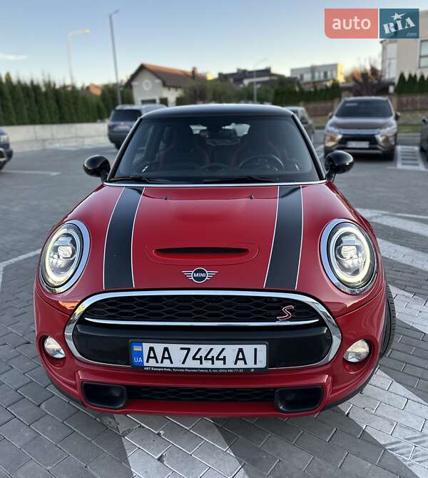 Хетчбек MINI Hatch 2019 в Рівному