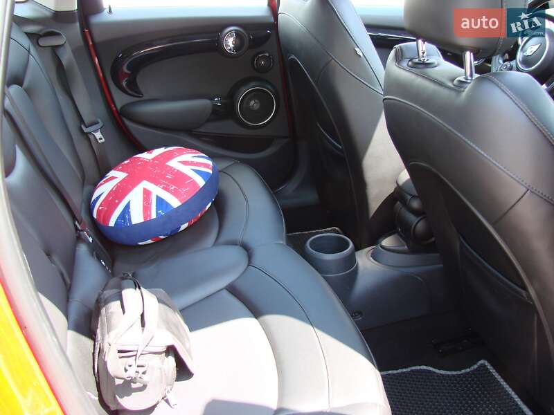 Хетчбек MINI Hatch 2015 в Києві