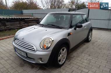 Хэтчбек MINI Hatch 2007 в Котельве фото Хэтчбек MINI Hatch 2007 в Котельве