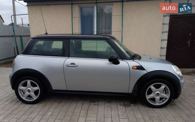 Хэтчбек MINI Hatch 2007 в Котельве фото 7 Хэтчбек MINI Hatch 2007 в Котельве