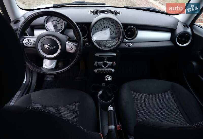 Хэтчбек MINI Hatch 2007 в Котельве фото 9 Хэтчбек MINI Hatch 2007 в Котельве
