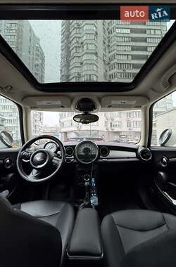 Хэтчбек MINI Hatch 2013 в Киеве