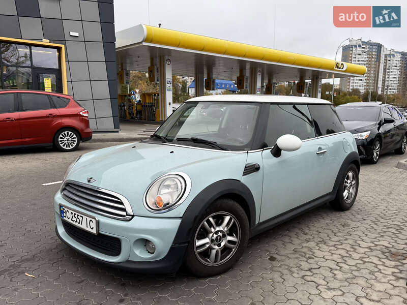 Хэтчбек MINI Hatch 2013 в Киеве