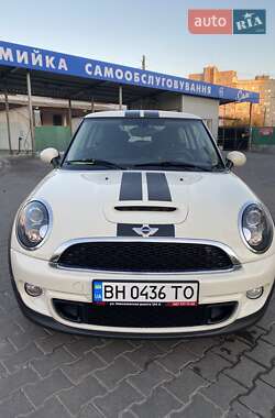 Хетчбек MINI Hatch 2013 в 