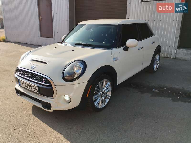 Хетчбек MINI Hatch 2018 в Чернігові