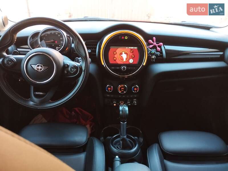 Хетчбек MINI Hatch 2018 в Чернігові