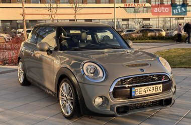 Хэтчбек MINI Hatch 2014 в Киеве