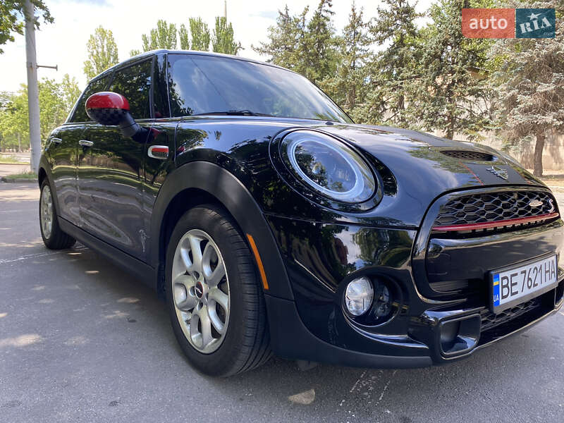 Хэтчбек MINI Hatch 2018 в 