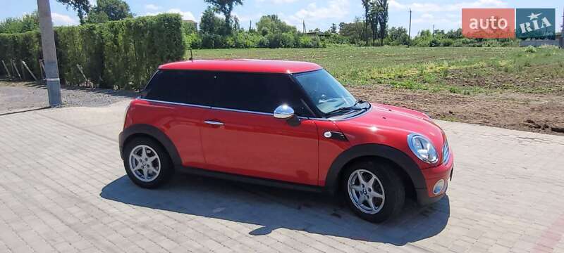 Хэтчбек MINI Hatch 2009 в Черкассах