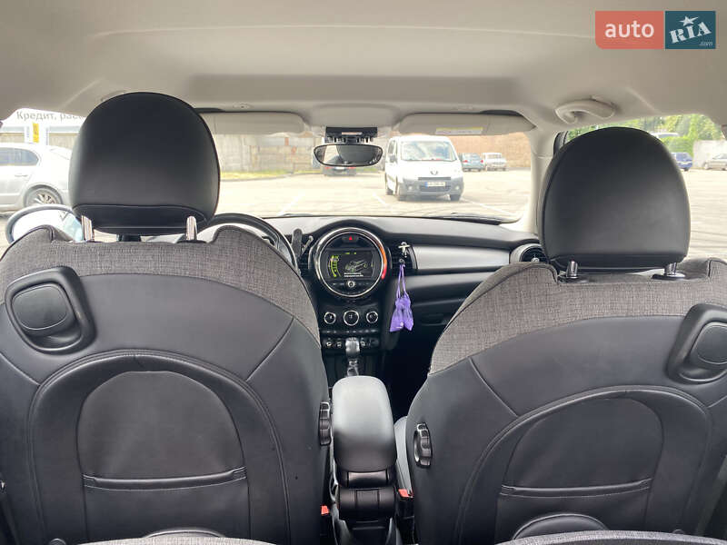 Хэтчбек MINI Hatch 2016 в Киеве