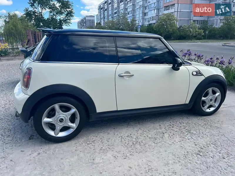 Хетчбек MINI Hatch 2010 в 