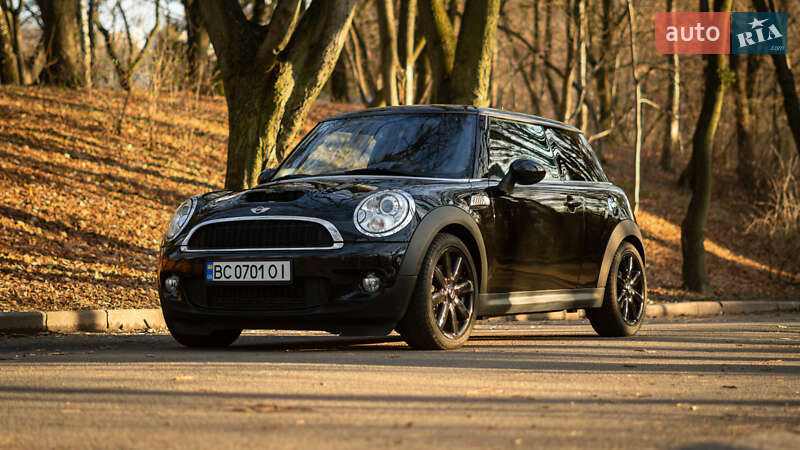 Хэтчбек MINI Hatch 2009 в Львове
