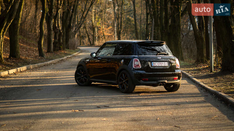 Хэтчбек MINI Hatch 2009 в Львове