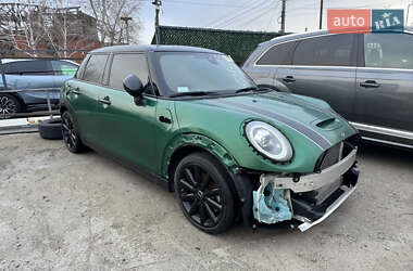 Хэтчбек MINI Hatch 2021 в Киеве