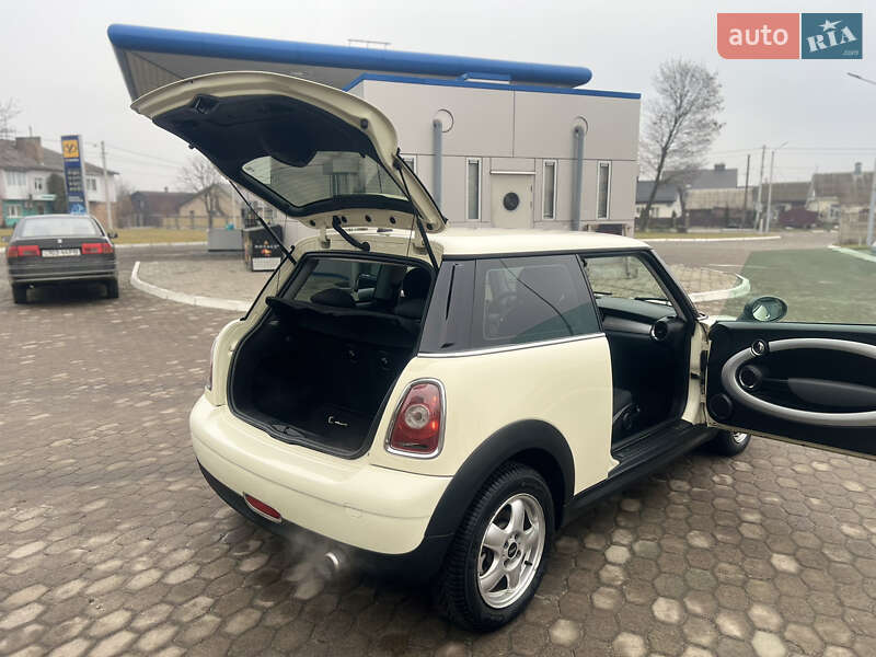 Хетчбек MINI Hatch 2008 в Рівному