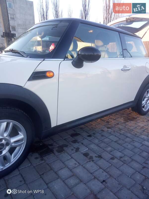 Хэтчбек MINI Hatch 2013 в Раздельной