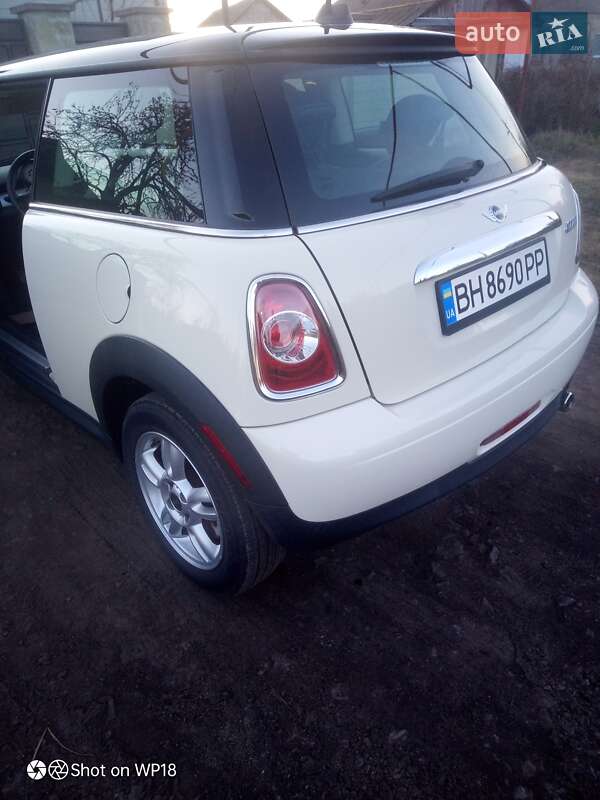Хэтчбек MINI Hatch 2013 в Раздельной