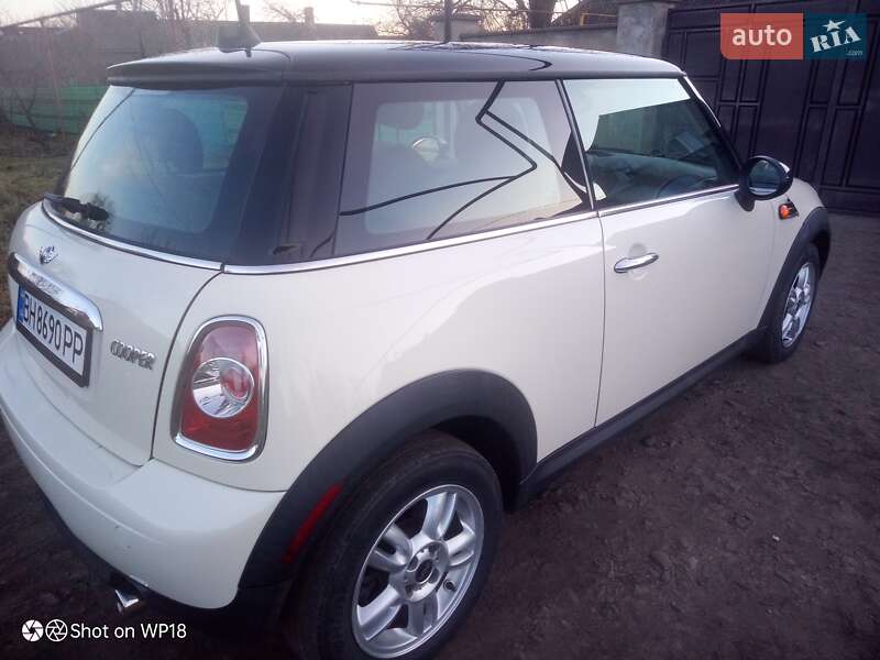 Хэтчбек MINI Hatch 2013 в Раздельной