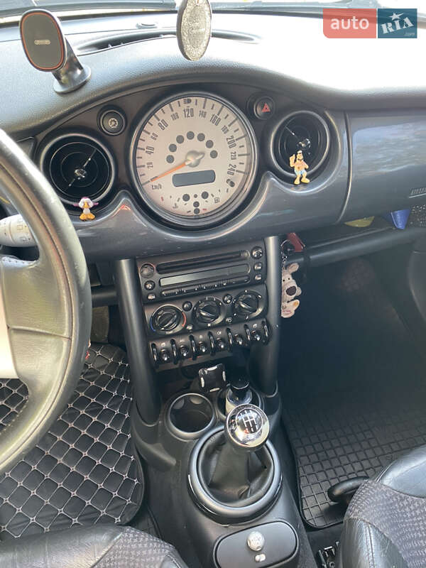 Хэтчбек MINI Hatch 2003 в Миргороде