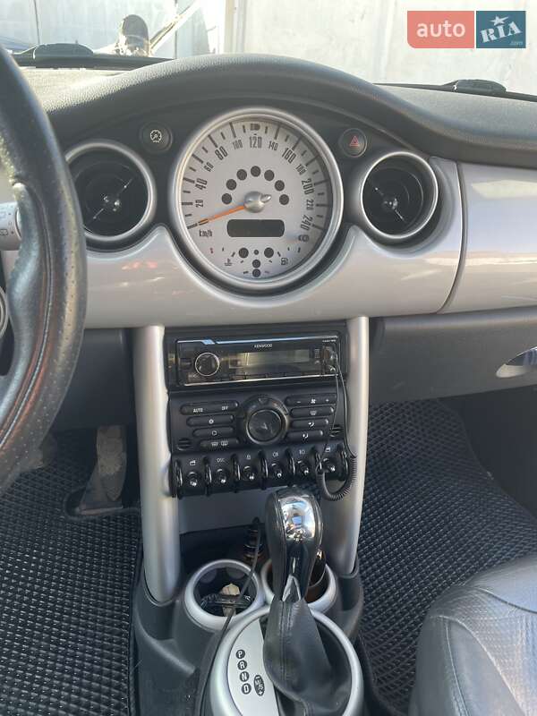Хетчбек MINI Hatch 2003 в Чернівцях