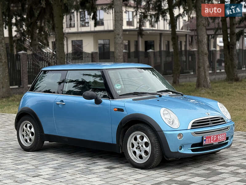 Хэтчбек MINI Hatch 2004 в Староконстантинове