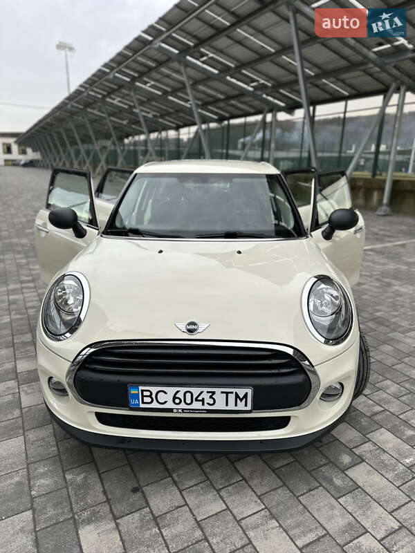 Хэтчбек MINI Hatch 2016 в Львове