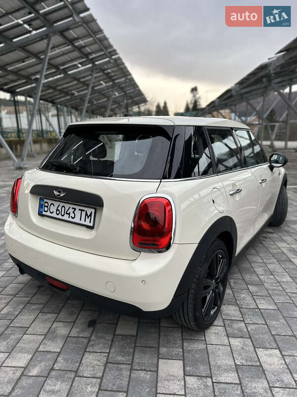 Хэтчбек MINI Hatch 2016 в Львове