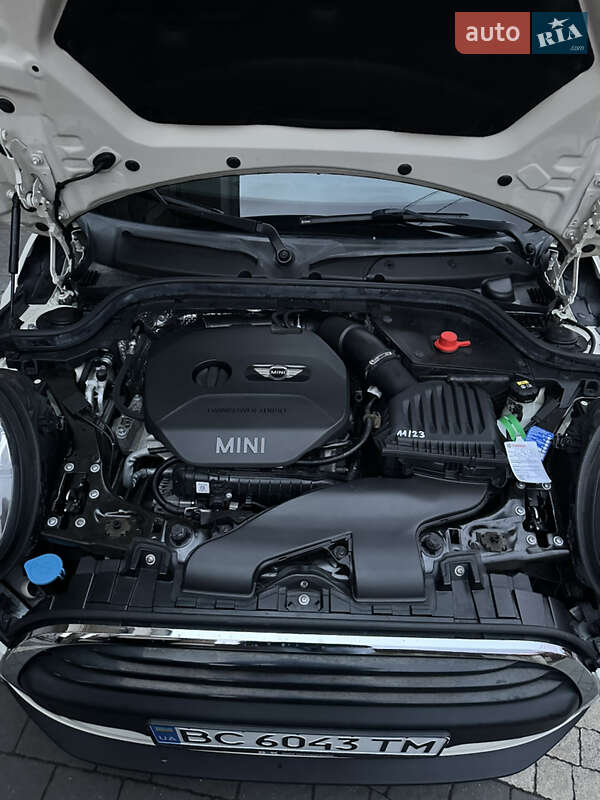 Хэтчбек MINI Hatch 2016 в Львове