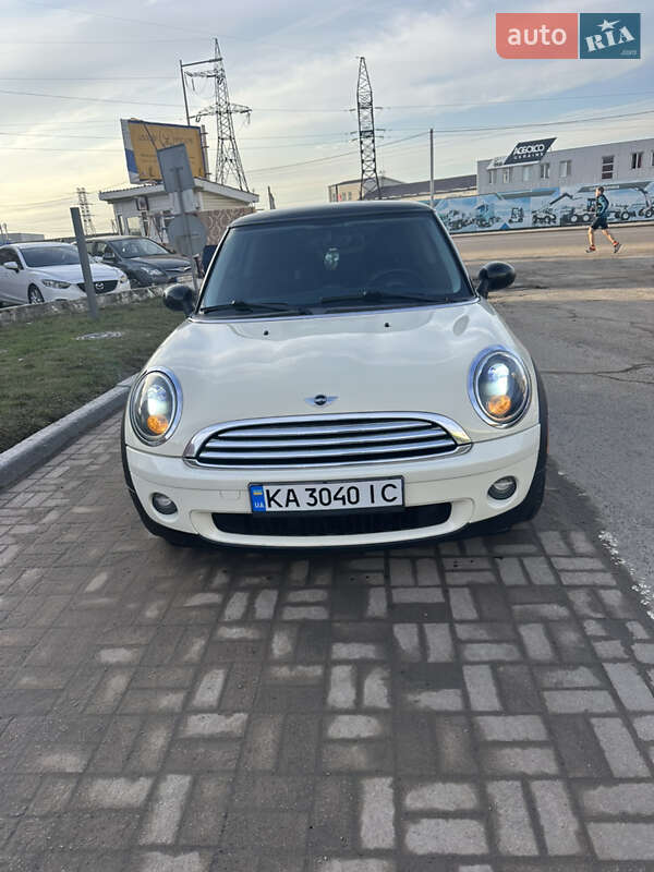 Хэтчбек MINI Hatch 2009 в 