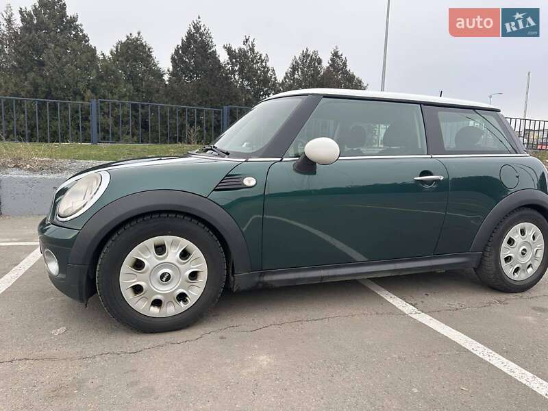 Хэтчбек MINI Hatch 2008 в 