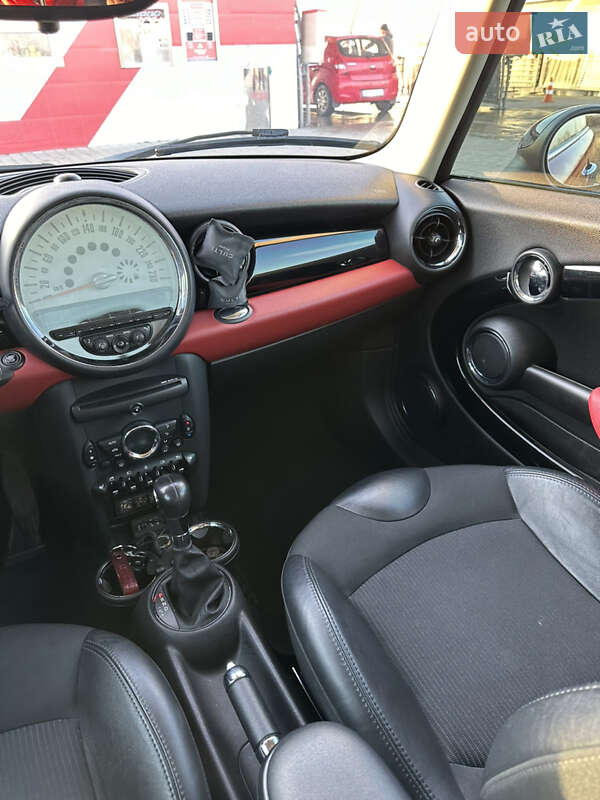 Хетчбек MINI Hatch 2013 в Ужгороді