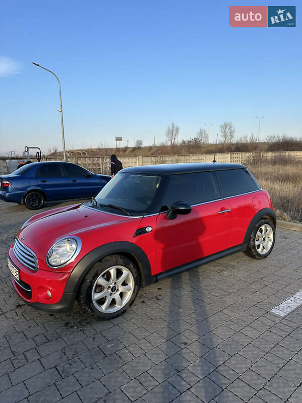 Хетчбек MINI Hatch 2013 в Ужгороді