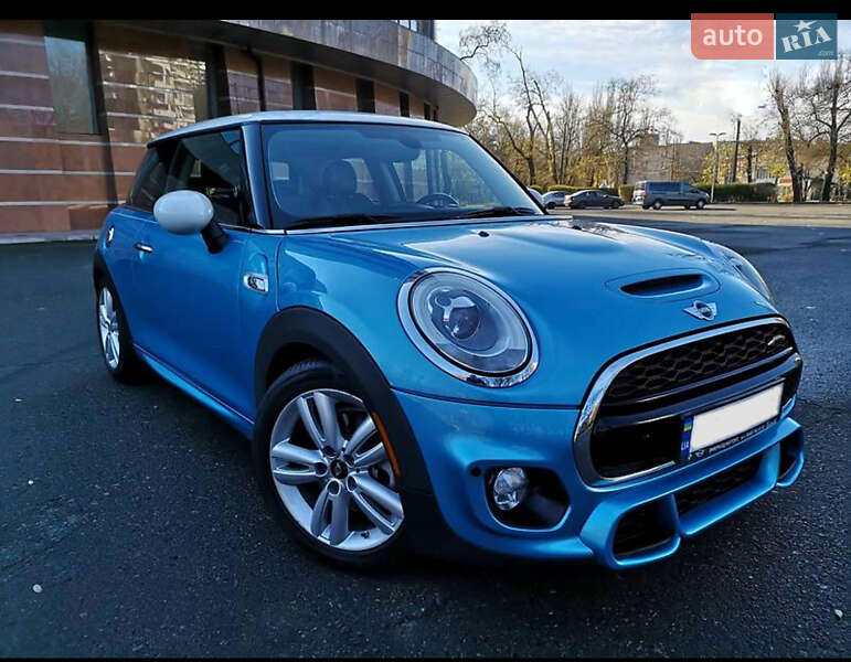 Хетчбек MINI Hatch 2015 в Івано-Франківську