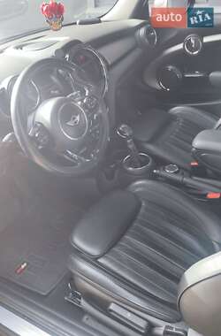 Хэтчбек MINI Hatch 2016 в Киеве
