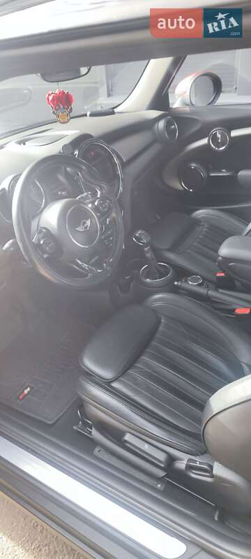 Хэтчбек MINI Hatch 2016 в Киеве