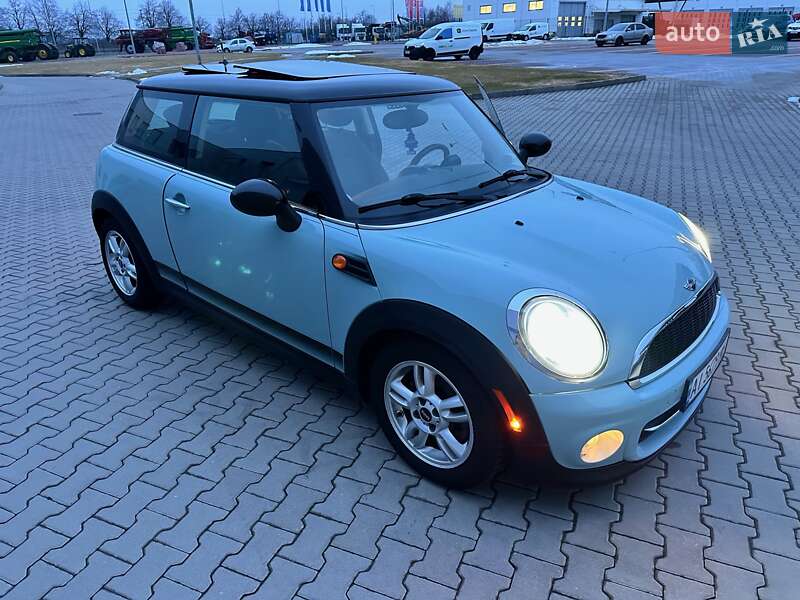 Хетчбек MINI Hatch 2011 в Вишневому фото 2 Хетчбек MINI Hatch 2011 в Вишневому