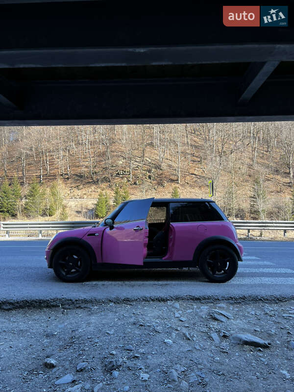 Хэтчбек MINI Hatch 2003 в Черной Тисе