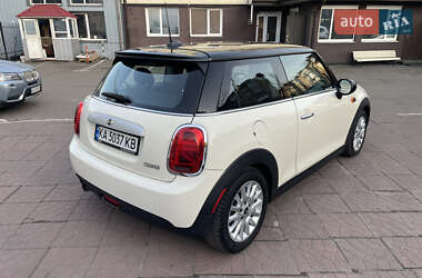 Хэтчбек MINI Hatch 2014 в Киеве