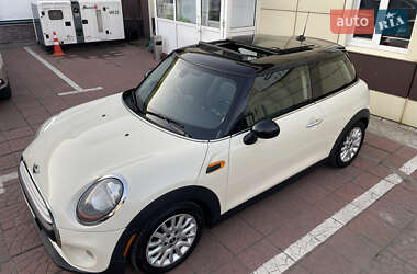 Хэтчбек MINI Hatch 2014 в Киеве