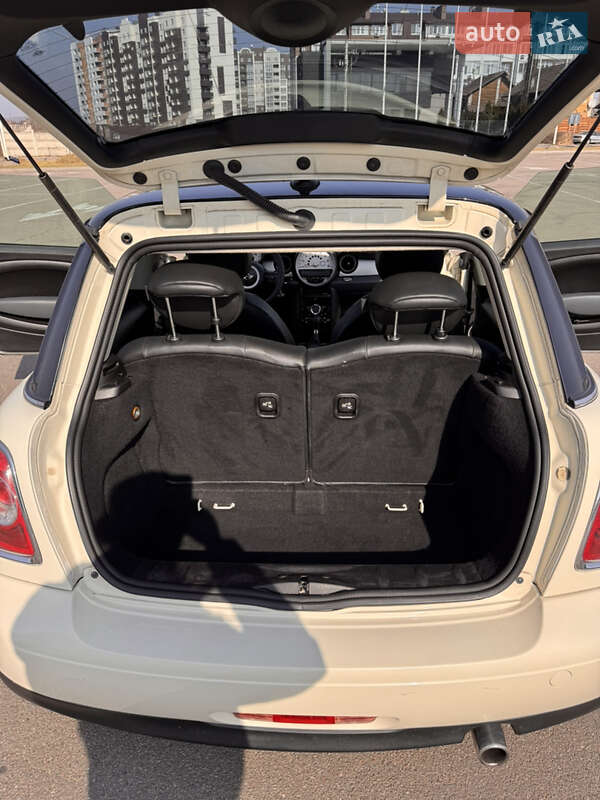 Хетчбек MINI Hatch 2011 в Києві