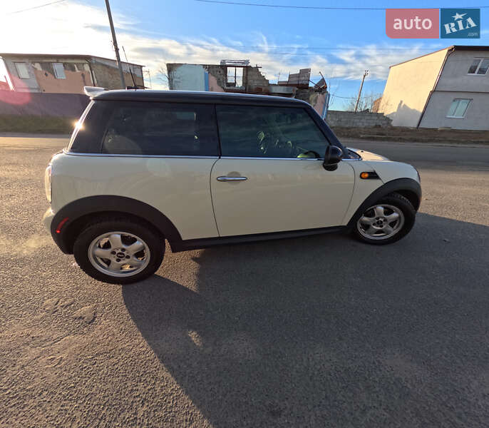 Хетчбек MINI Hatch 2010 в Києві фото 7 Хетчбек MINI Hatch 2010 в Києві