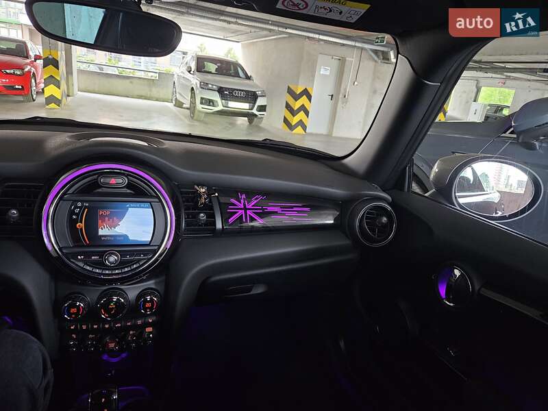 Хетчбек MINI Hatch 2019 в Києві