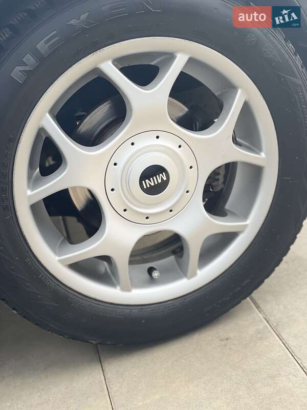 Хетчбек MINI Hatch 2003 в Чернівцях