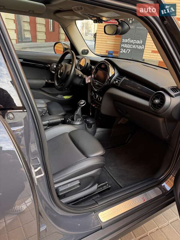 Хетчбек MINI Hatch 2017 в Харкові