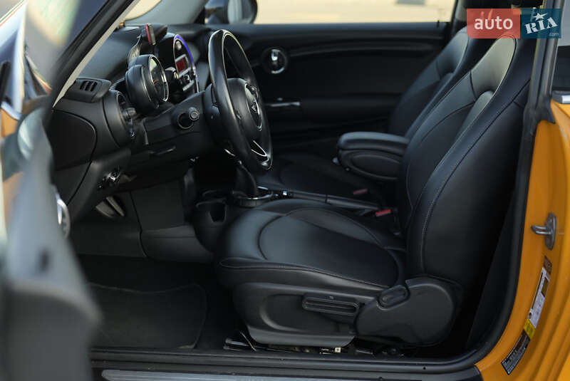 Хетчбек MINI Hatch 2014 в Києві