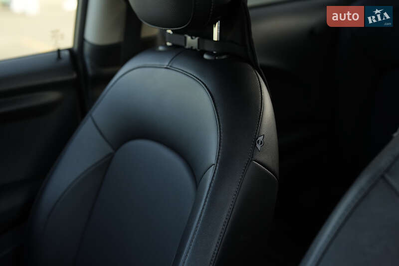 Хетчбек MINI Hatch 2014 в Києві
