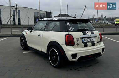 Хетчбек MINI Hatch 2015 в 